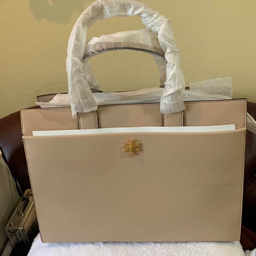 LAST CHANCE!  NWT Tory Burch Beige/Sand Kira Tote Large